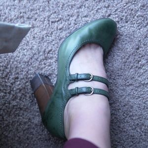 American eagle olive green shoes